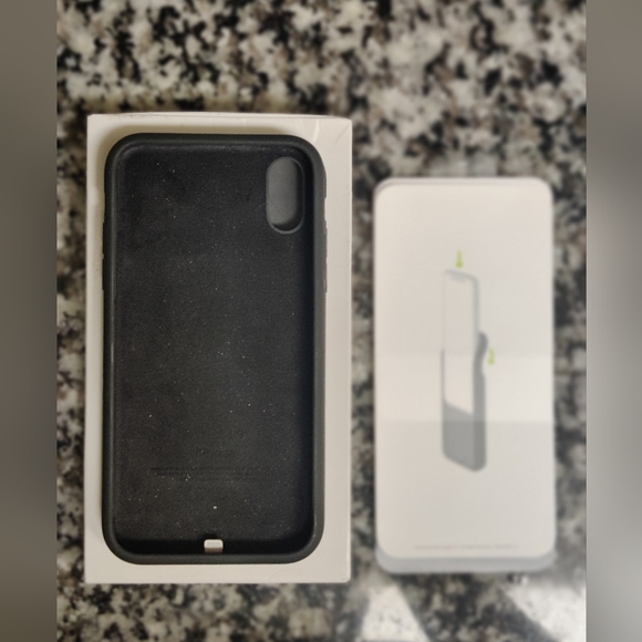Apple Smart Battery Case for iPhone XR - Black - Picture 2 of 6
